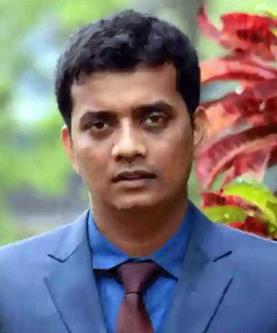 প্রশাসনিক কর্মকর্তার ছবি